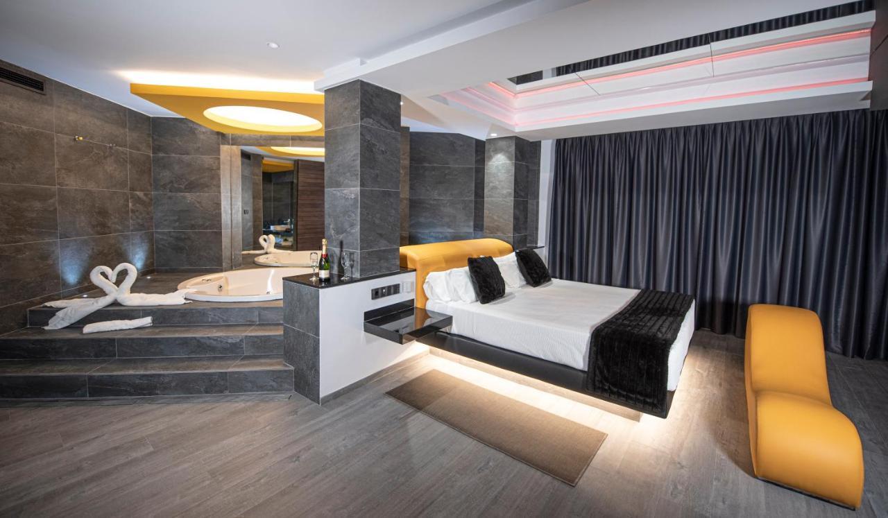 Hotel Luve Сан-Антоніо-де-Бенахебер Екстер'єр фото